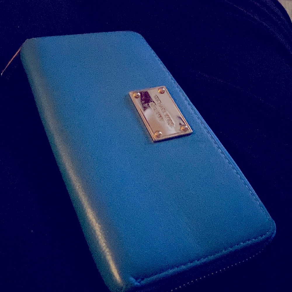Blue Cell Phone Wallet Case